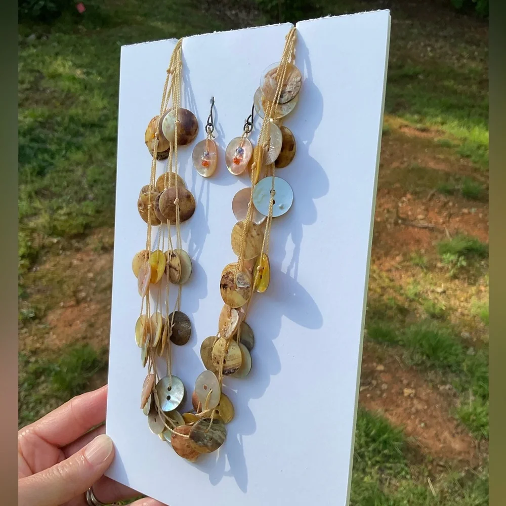 Shell Button Necklace and Earring Set - Picture 5 of 11